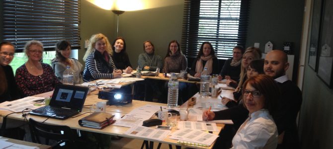 Formation-comportementaliste-canin Formation au métier de comportementaliste canin dispensée par Julie Willems, éthologue-comportementaliste canin
